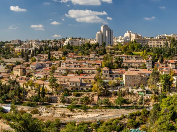 ירושלים עיר אחת, שכונות בעלות אופי שונה זו מזו