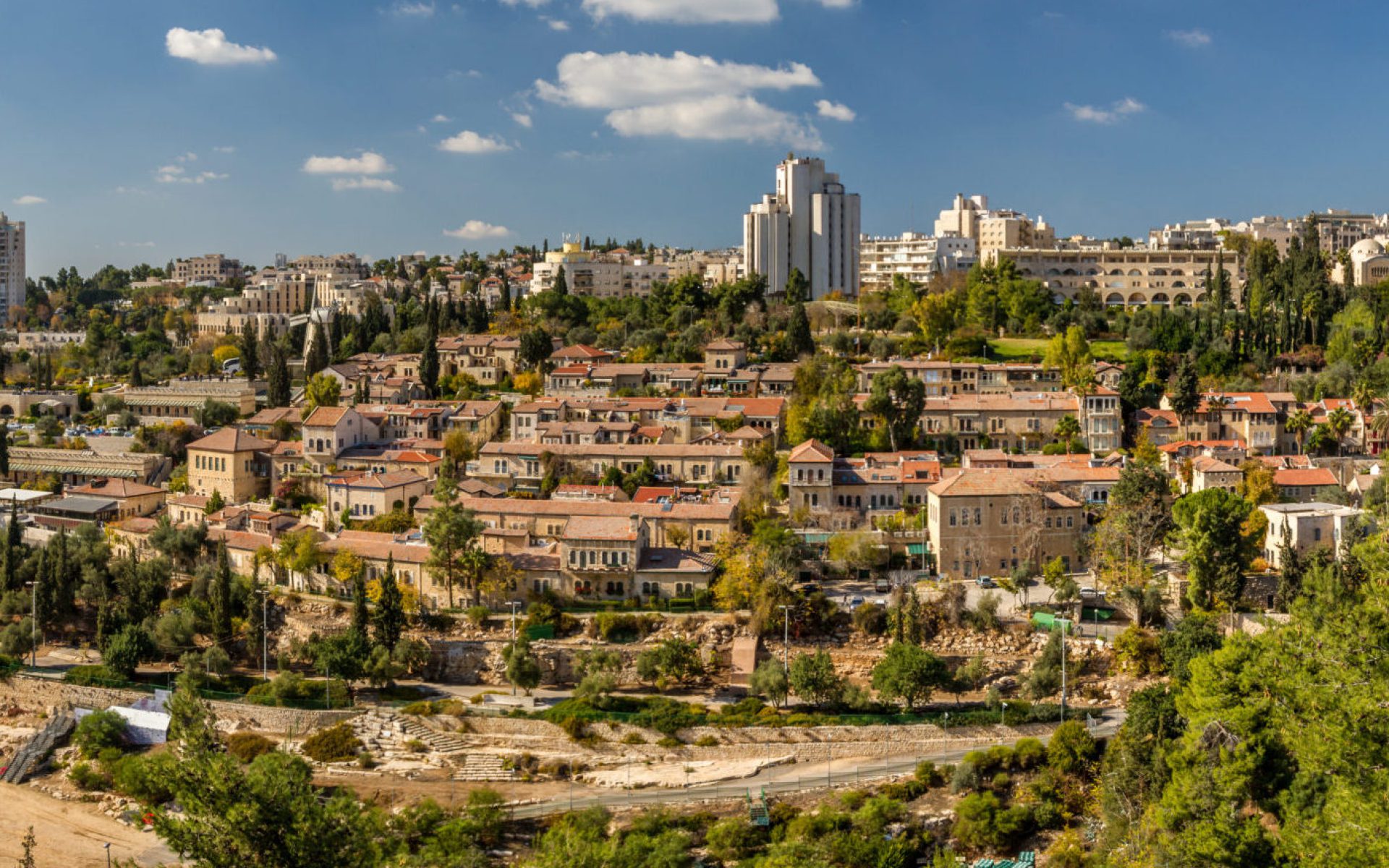 ירושלים עיר אחת, שכונות בעלות אופי שונה זו מזו