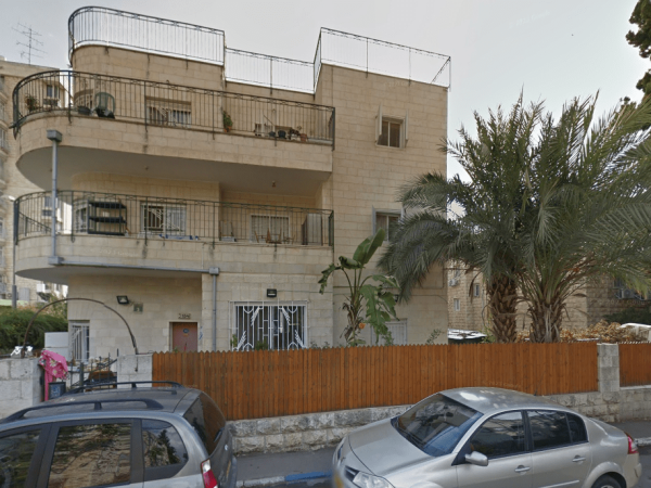 הבניין הישן ברחוב אמציה 3 בירושלים (צילום מסך: גוגל מפות)