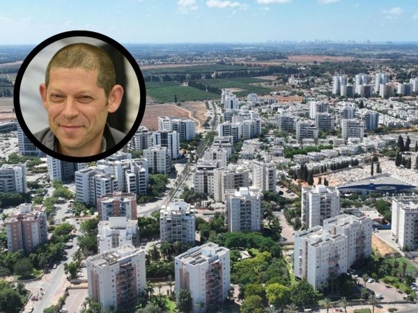 אדריכל ארז טל על רקע העיר חדרה (צילומים: באדיבות עיריית חדרה, באדיבות עיריית נתניה)