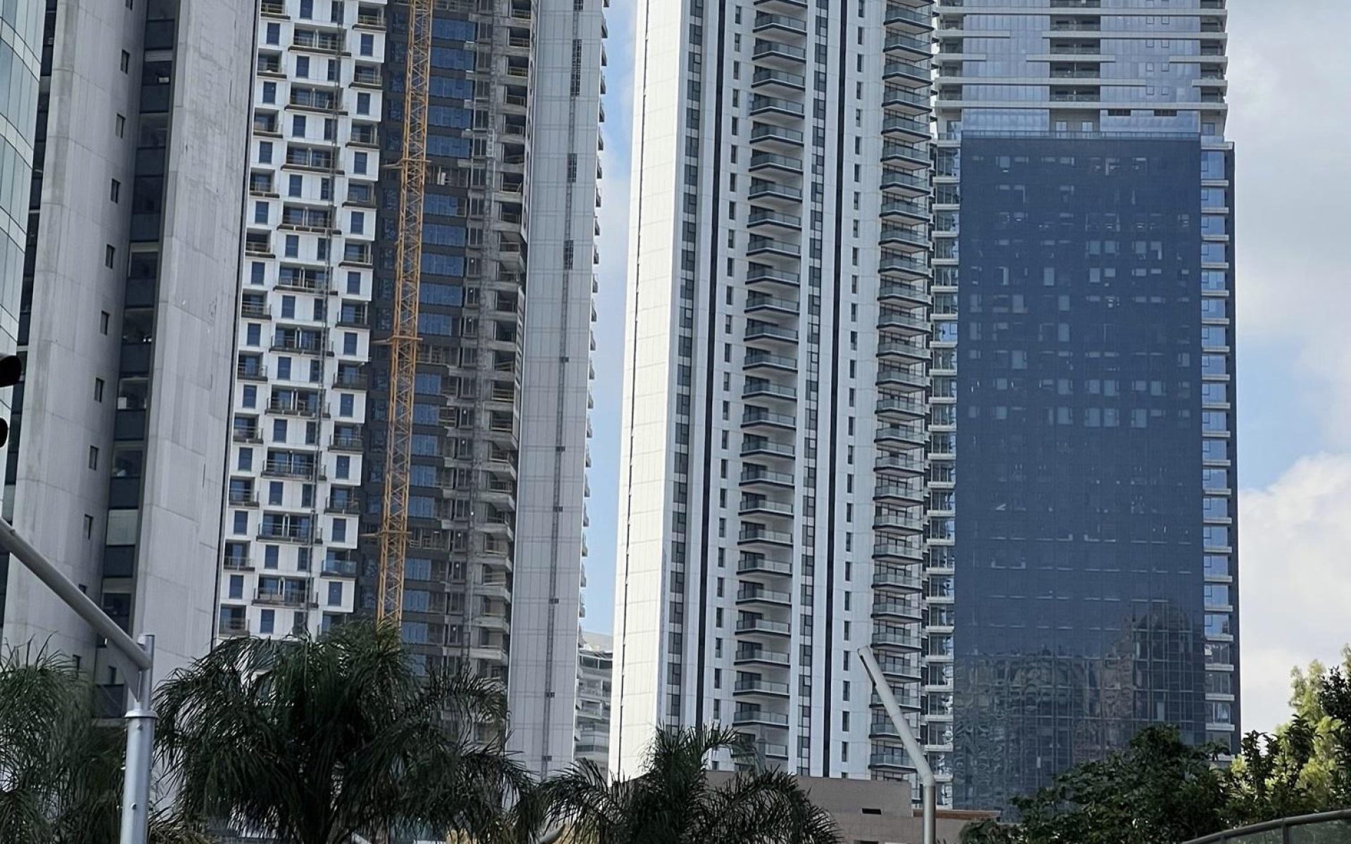 מגדלי דירות להשכרה בתל אביב. 20% מהדירות בשכר דירה מפוקח