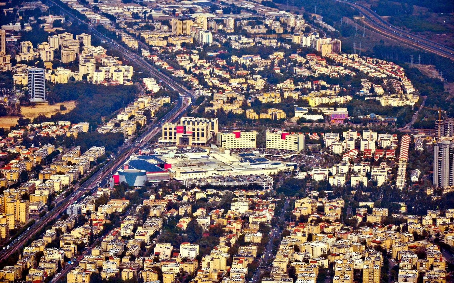 קריית ביאליק מהאוויר (צילום: עומר ברנר, באדיבות ויקיפדיה)