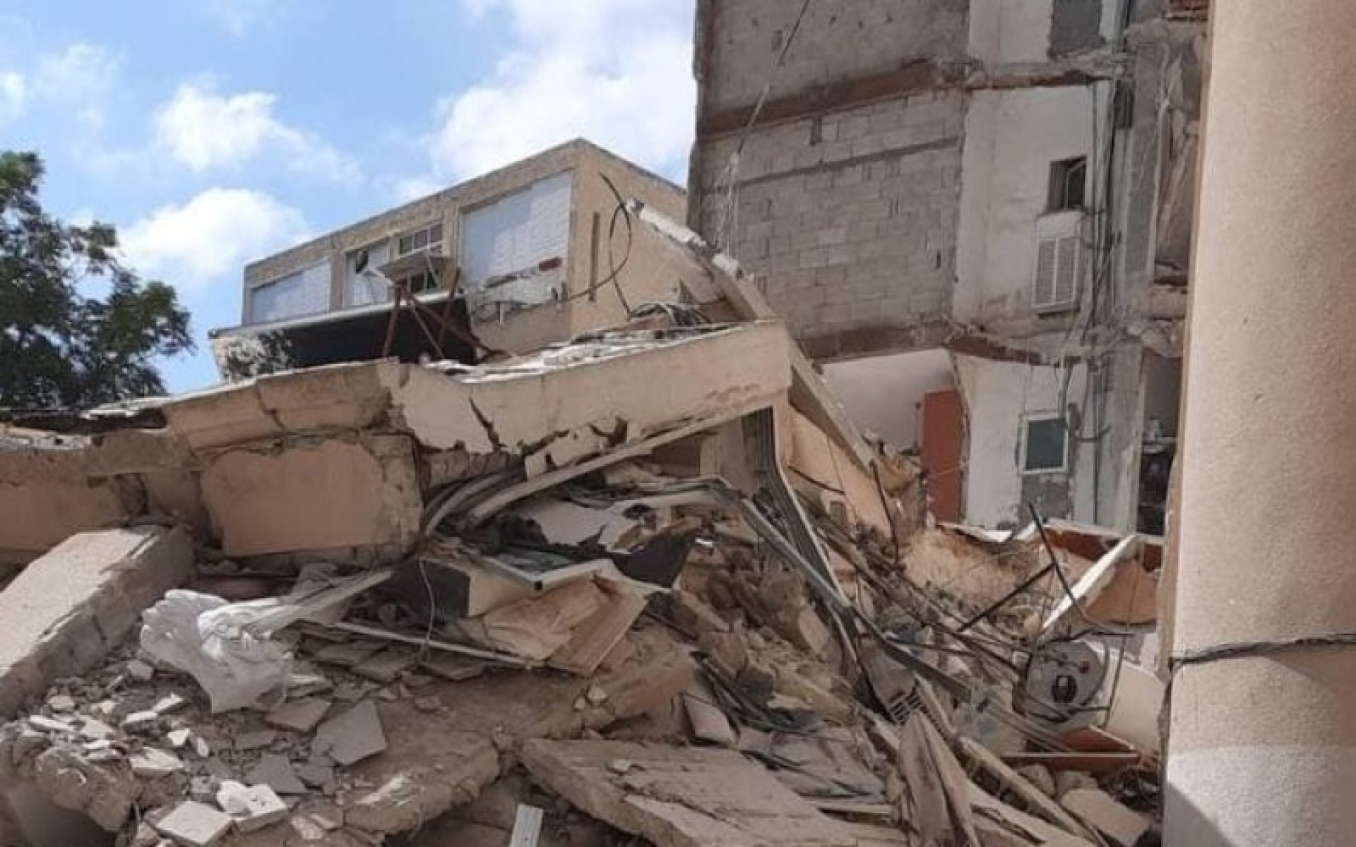 קריסת מבנה סרלין חולון קרדיט שירותי כיבוי והצלה מחוז דו